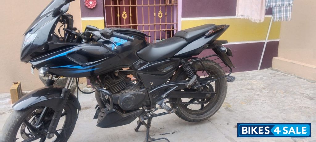 Bajaj Pulsar 180F Neon
