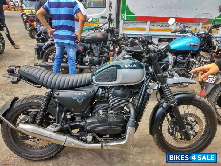 Yezdi Scrambler Dual Tone