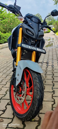 Silver / Black Yamaha MT-15 BS6