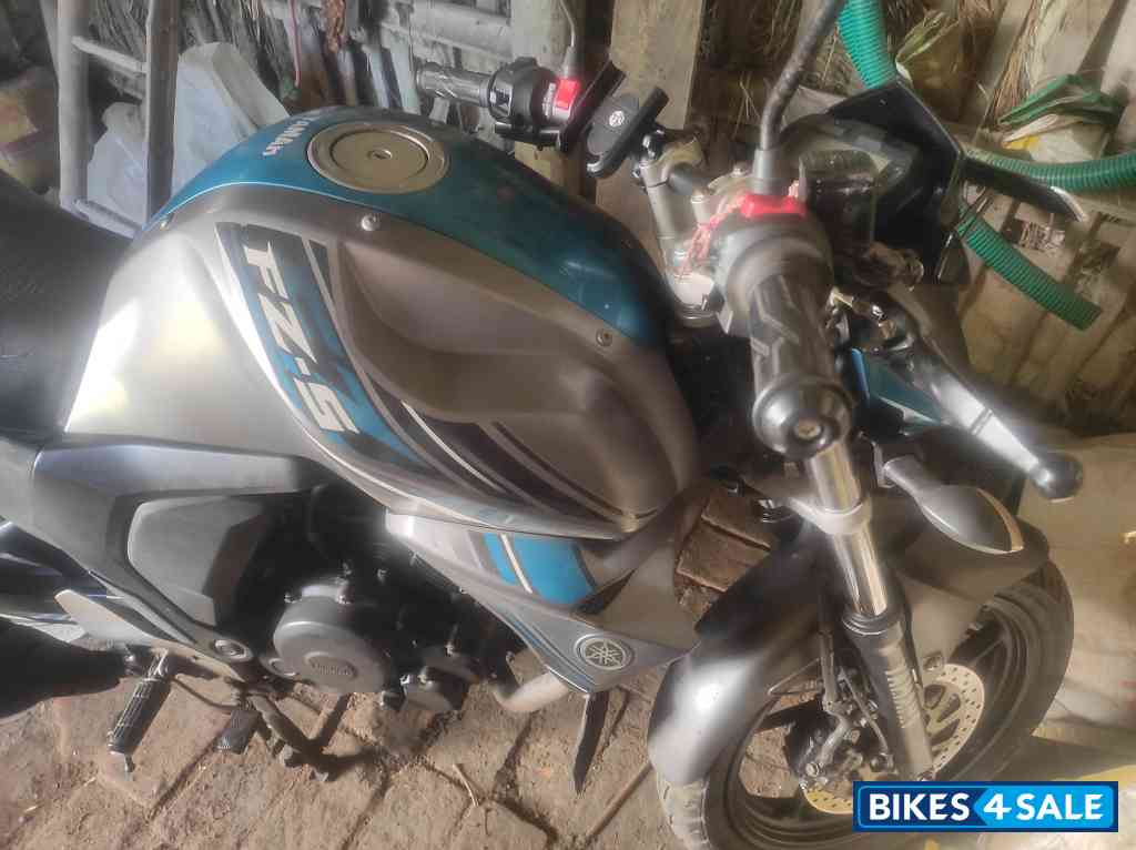 Yamaha FZ FI V2
