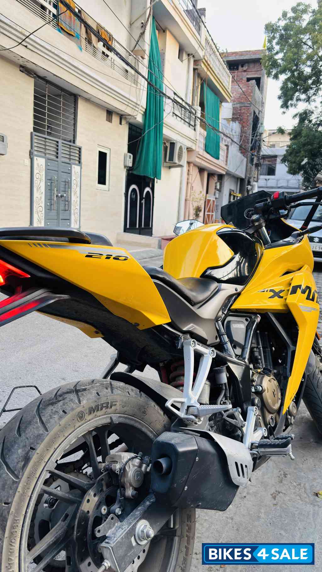 Yellow Hero Karizma XMR