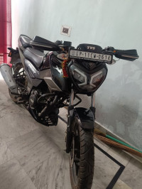 Black TVS Raider 125