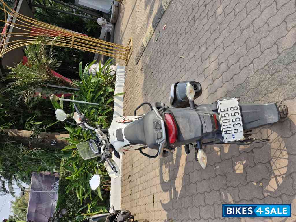 White Hero XPulse 200T BS6