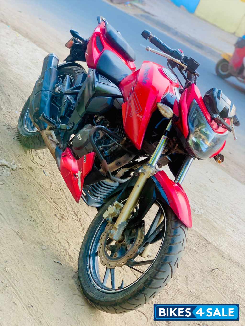 TVS Apache RTR 200 4V