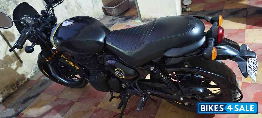 Royal Enfield Hunter 350 Metro