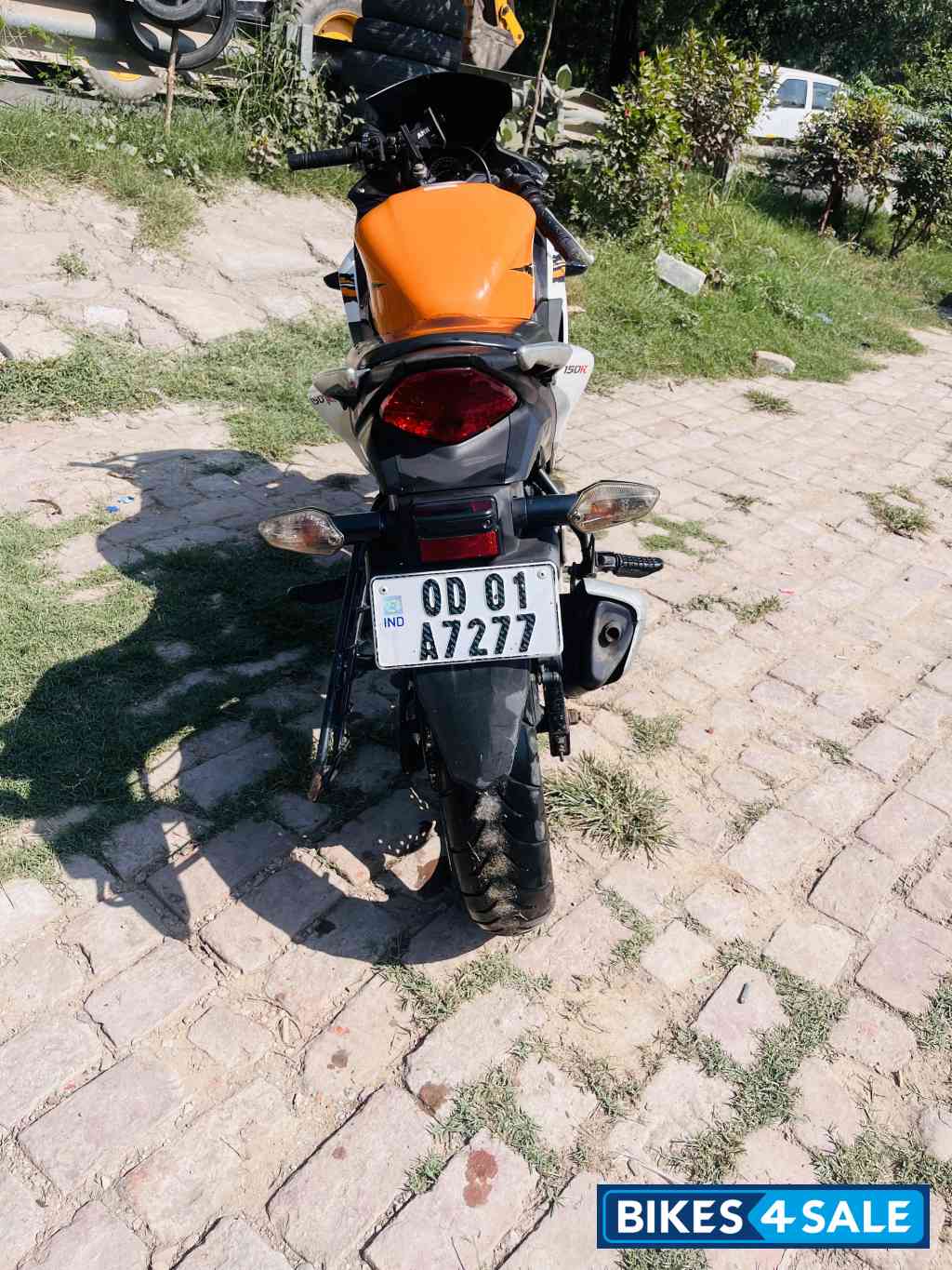 Orange & White Honda CBR 150R Orange & White Honda CBR 150R