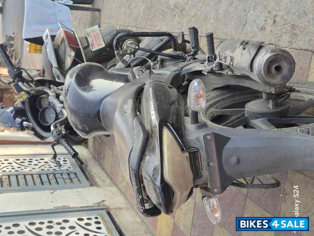 Black Honda CB Unicorn