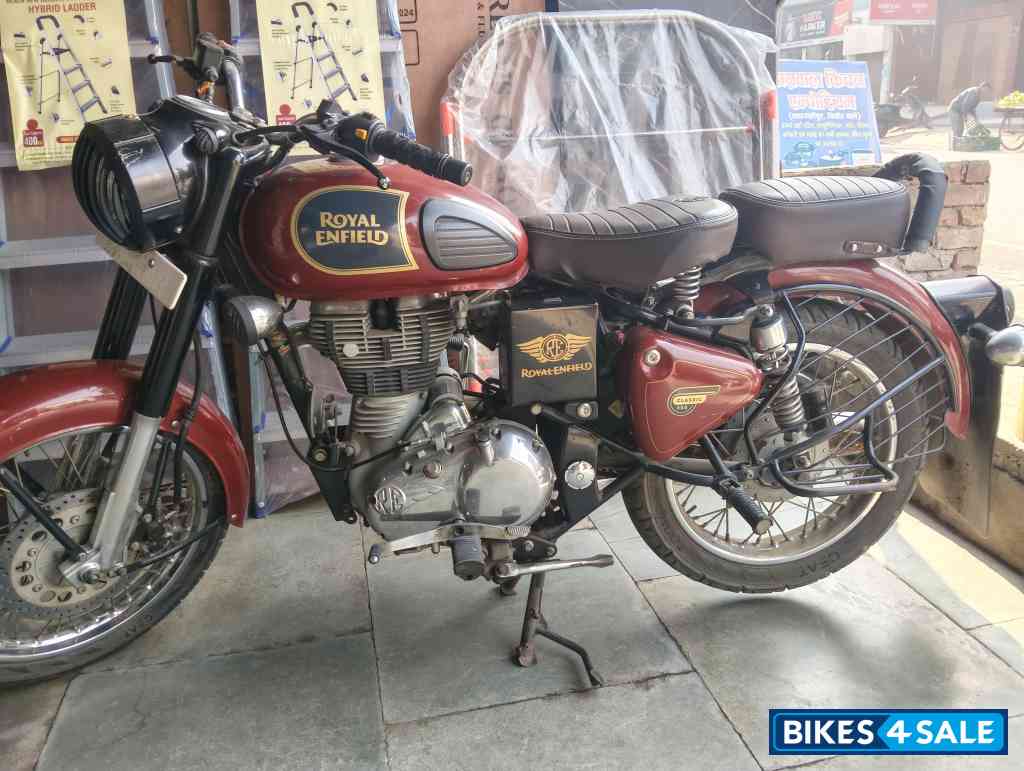 Royal Enfield Classic 350 Redditch Red