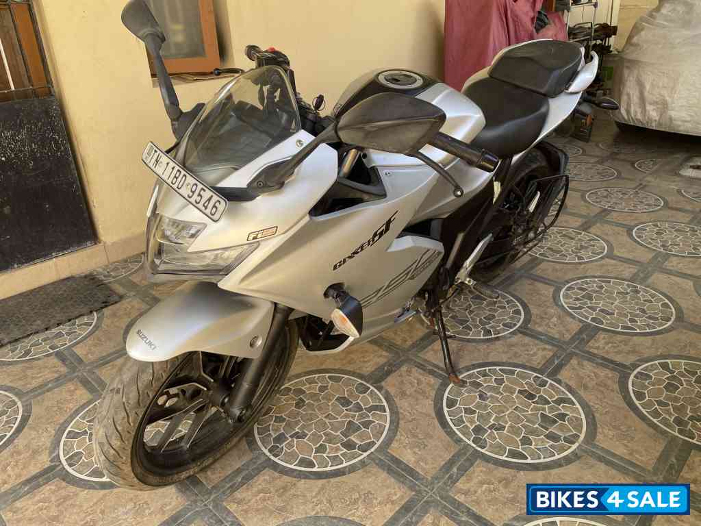 Silver Grey Suzuki Gixxer SF 250