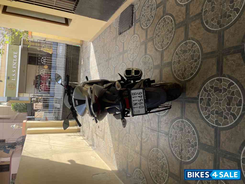 Silver Grey Suzuki Gixxer SF 250 Silver Grey Suzuki Gixxer SF 250