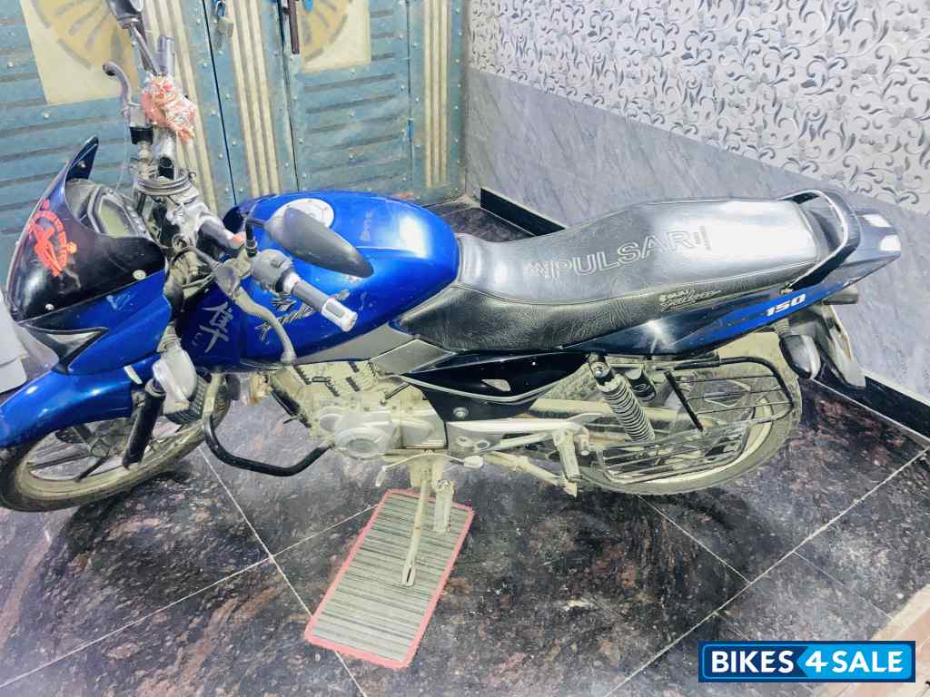 Blue Bajaj Pulsar 150