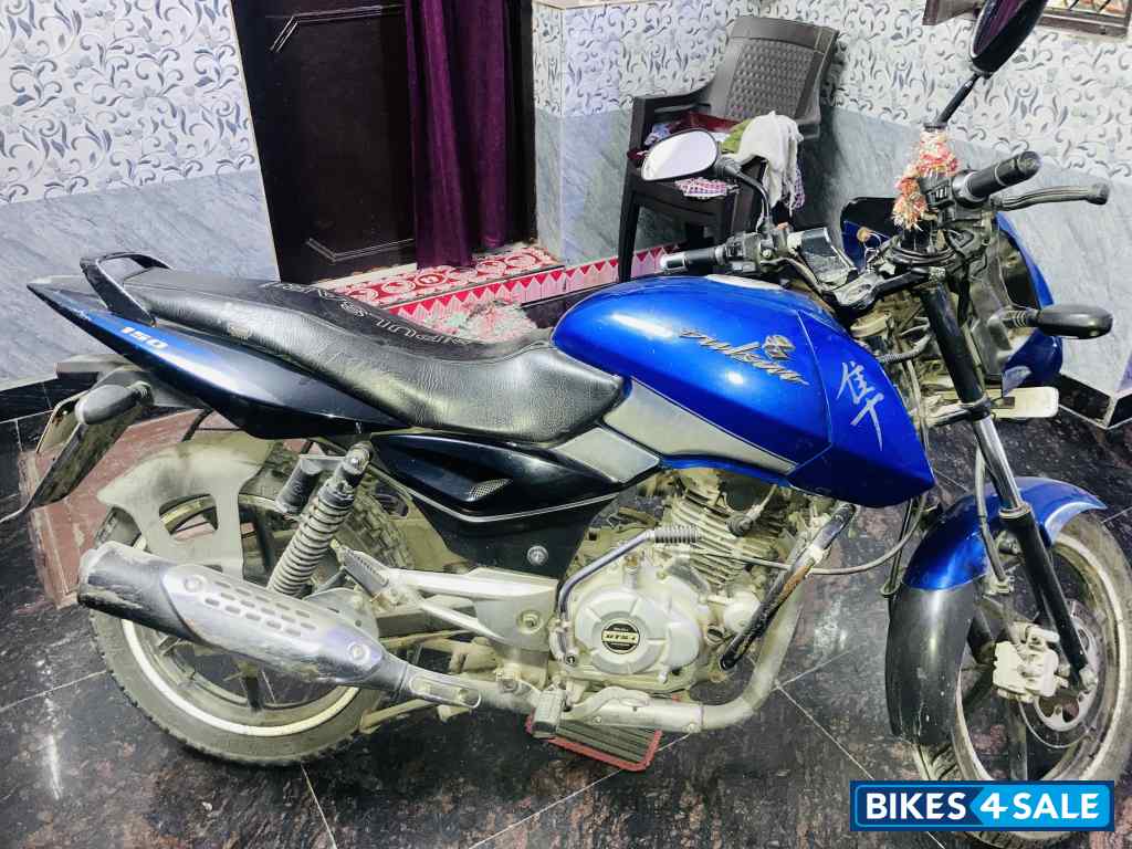 Blue Bajaj Pulsar 150 Blue Bajaj Pulsar 150