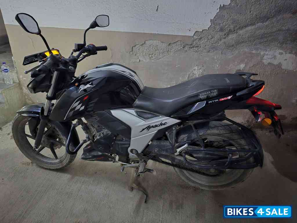 TVS Apache RTR 160 4V