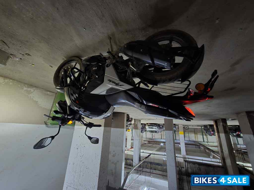 TVS Apache RTR 160 4V TVS Apache RTR 160 4V