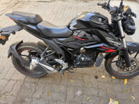Sparkle Black Suzuki Gixxer BS6