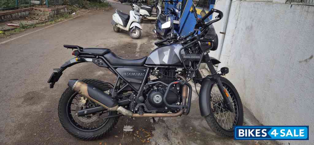 Black Nd White Royal Enfield Himalayan BS VI