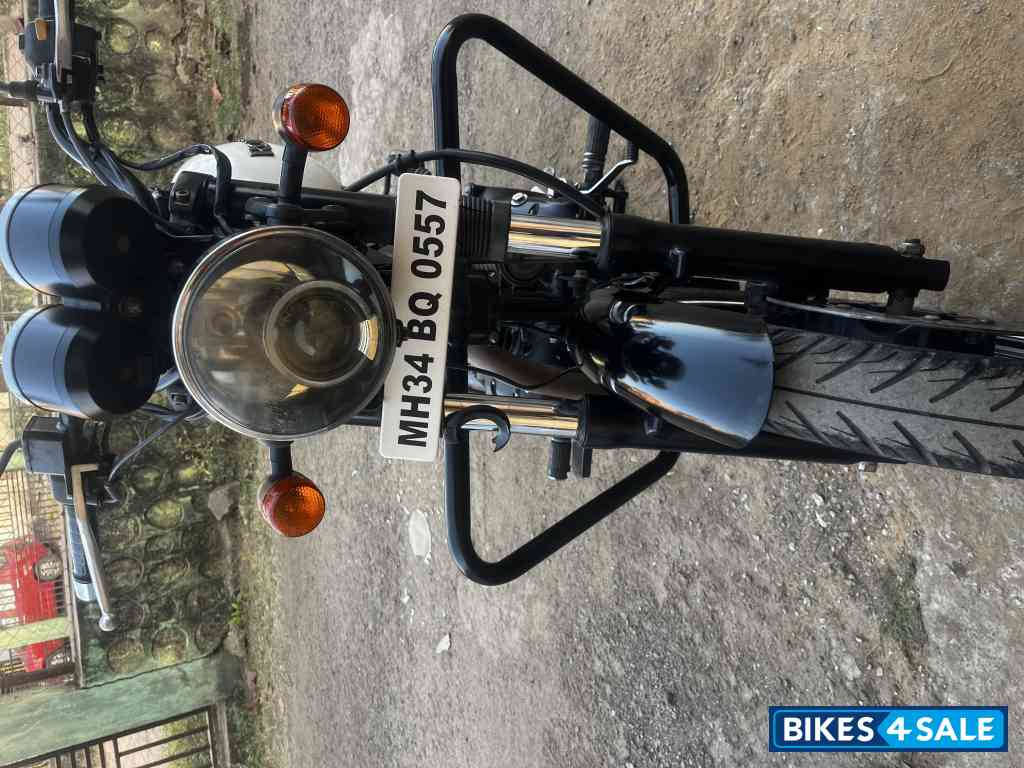 White And Black Royal Enfield Thunderbird X 350