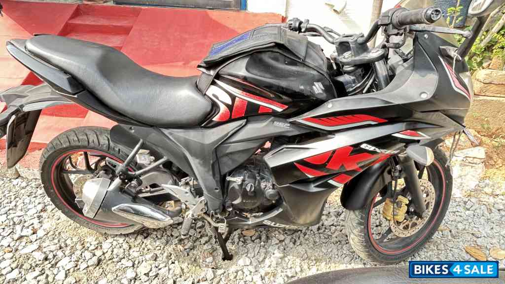 Black And Red Suzuki Gixxer SF Fi