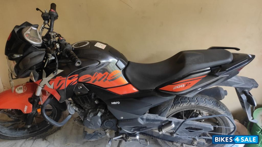 Black & Orange Hero Xtreme 200R