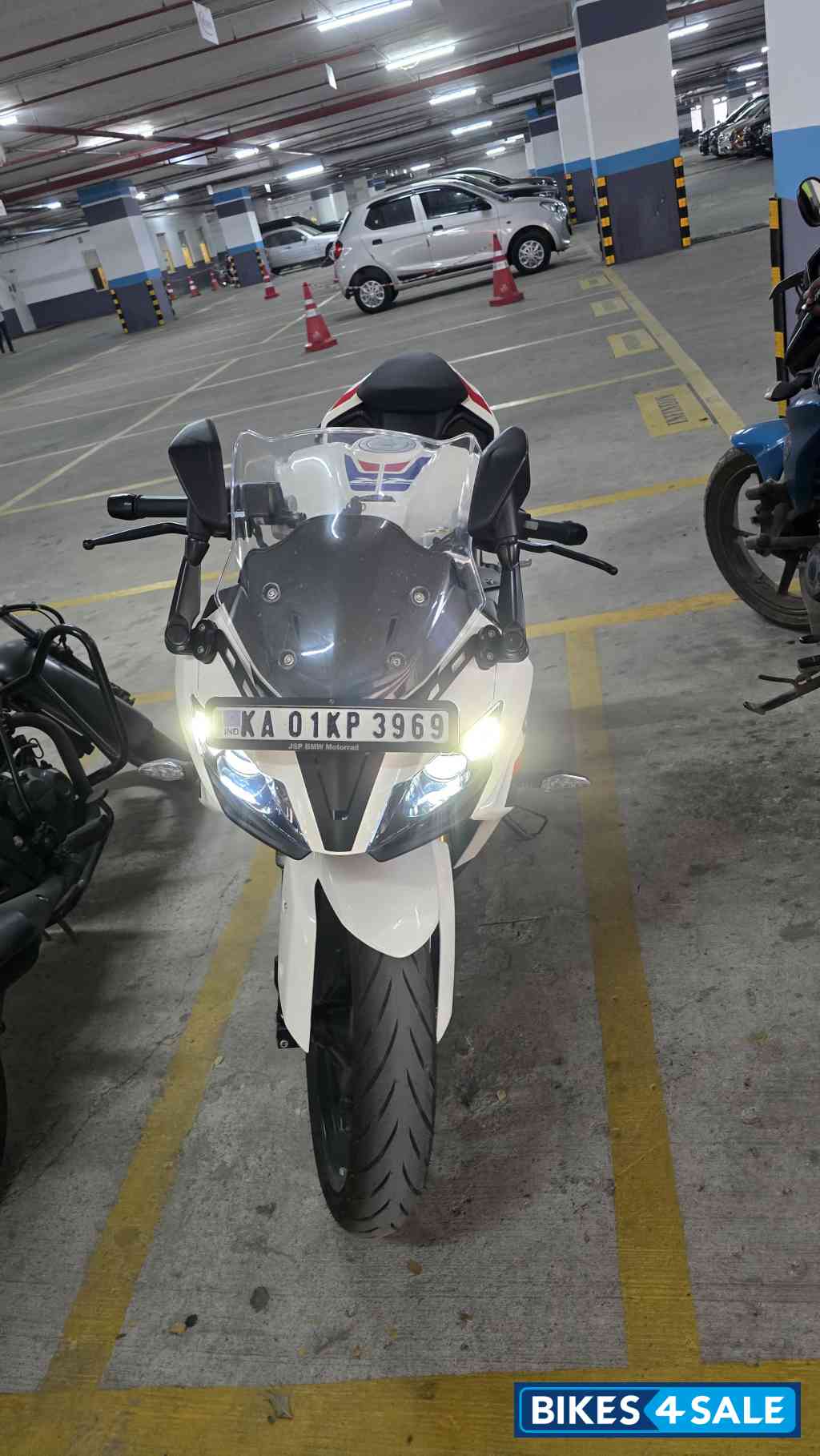 White BMW G 310 RR