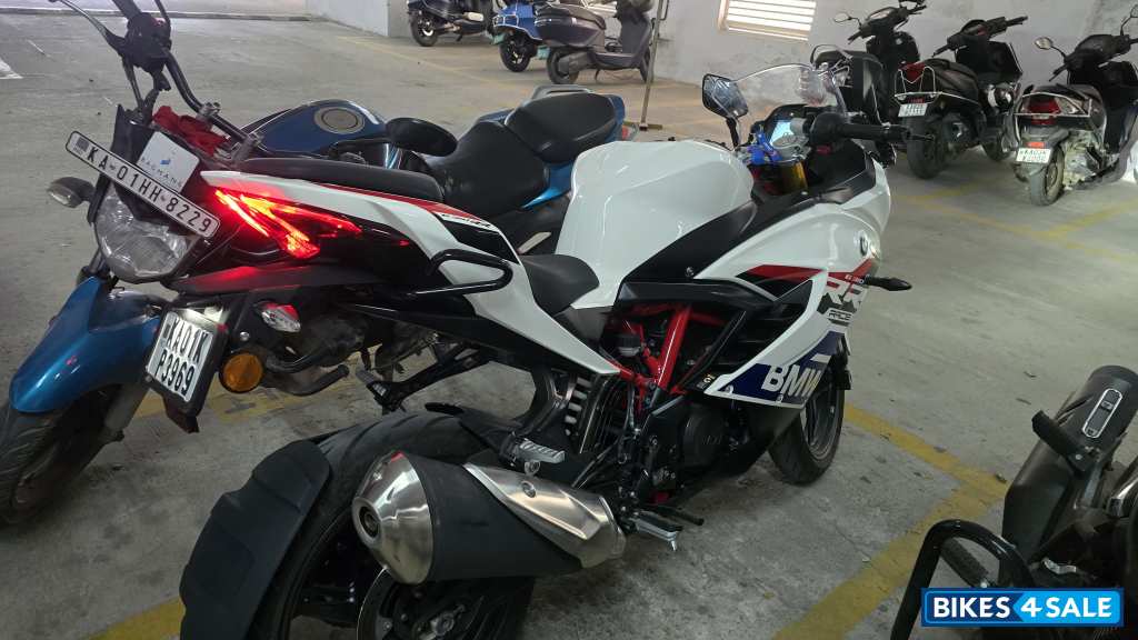 White BMW G 310 RR