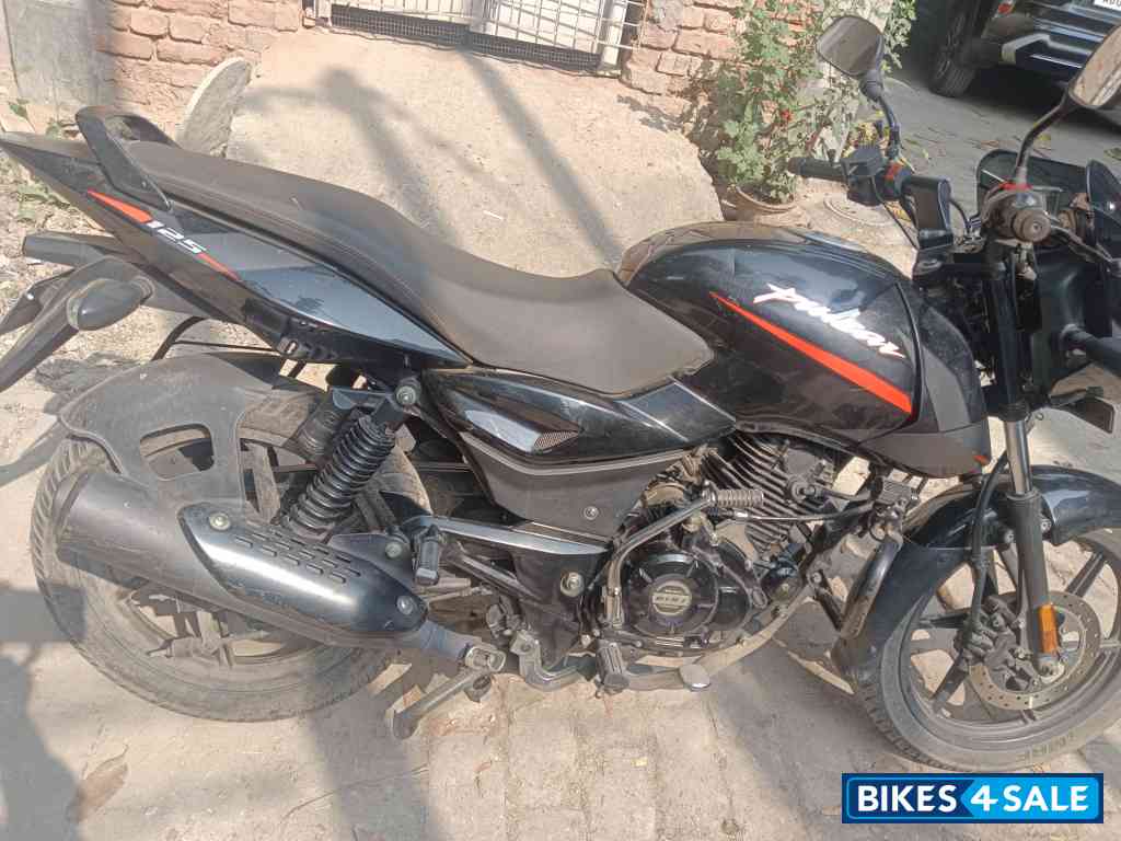 Bajaj Pulsar 125