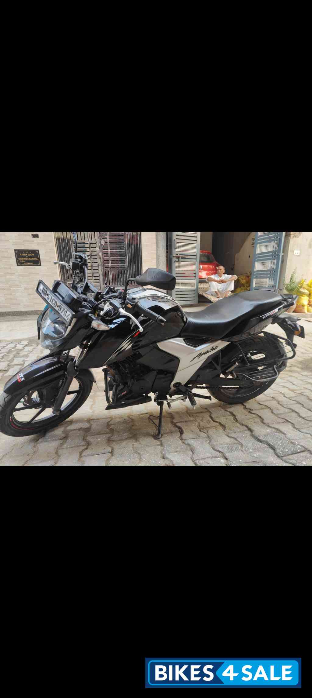 TVS Apache RTR 160 4V BS6