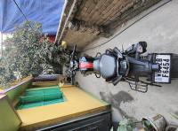 Black TVS Apache RTR 200 4V 2022