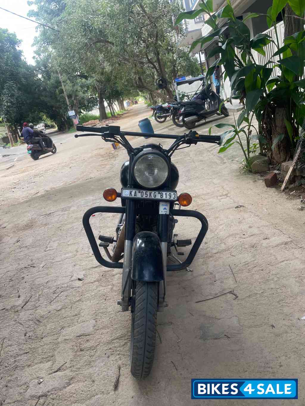 Stealth Black Royal Enfield Classic 500