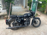 Stealth Black Royal Enfield Classic 500