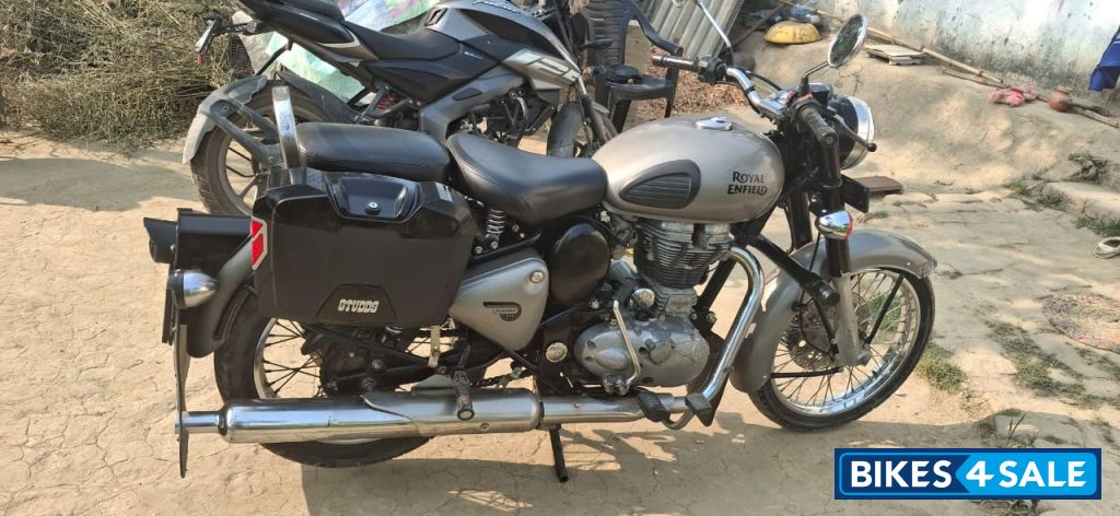 Gunmetal Grey Royal Enfield Classic Gunmetal Grey
