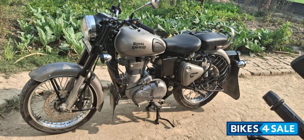 Gunmetal Grey Royal Enfield Classic Gunmetal Grey