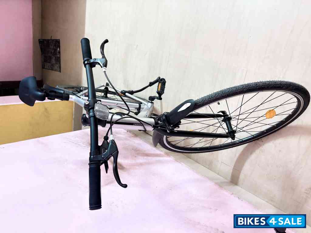Silver Bicycle Triban rc100 Silver Bicycle Triban rc100