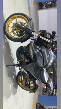 Matte Black Suzuki Gixxer 250