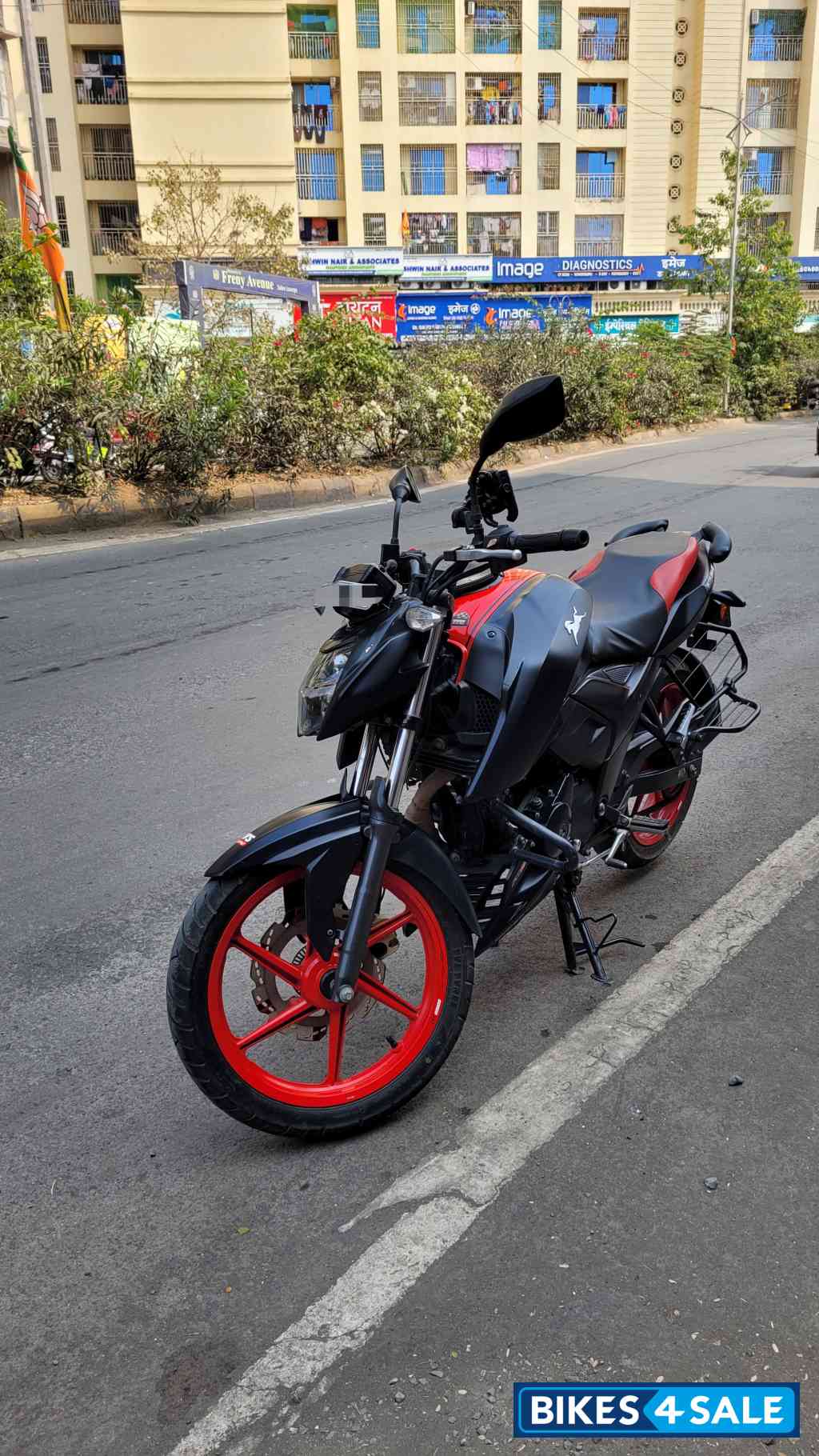 Matt Black TVS Apache RTR 160 4V Special Edition