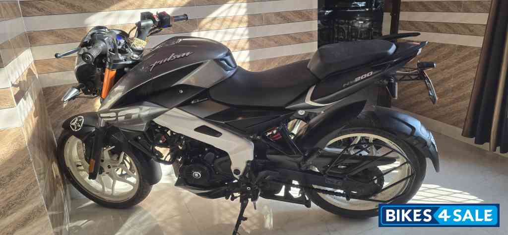 Bajaj Pulsar 200 NS