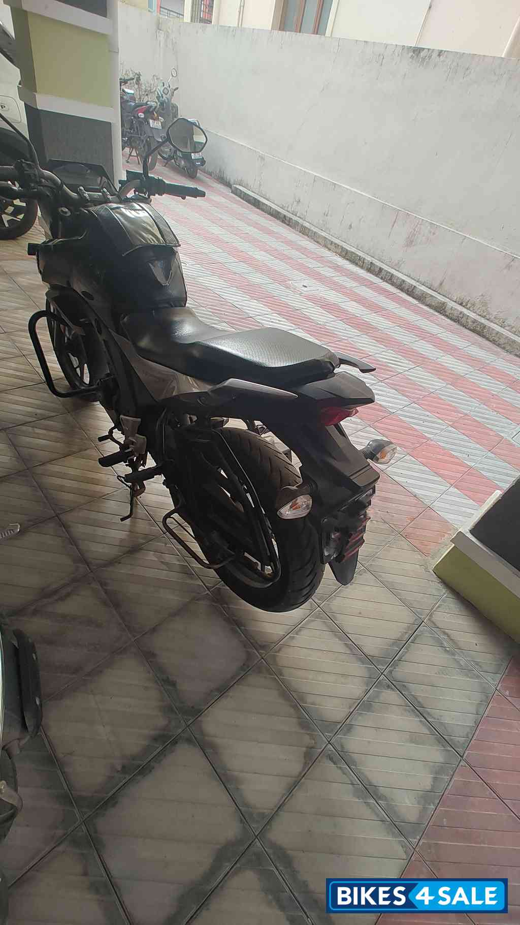 Black Honda CB Hornet 160R