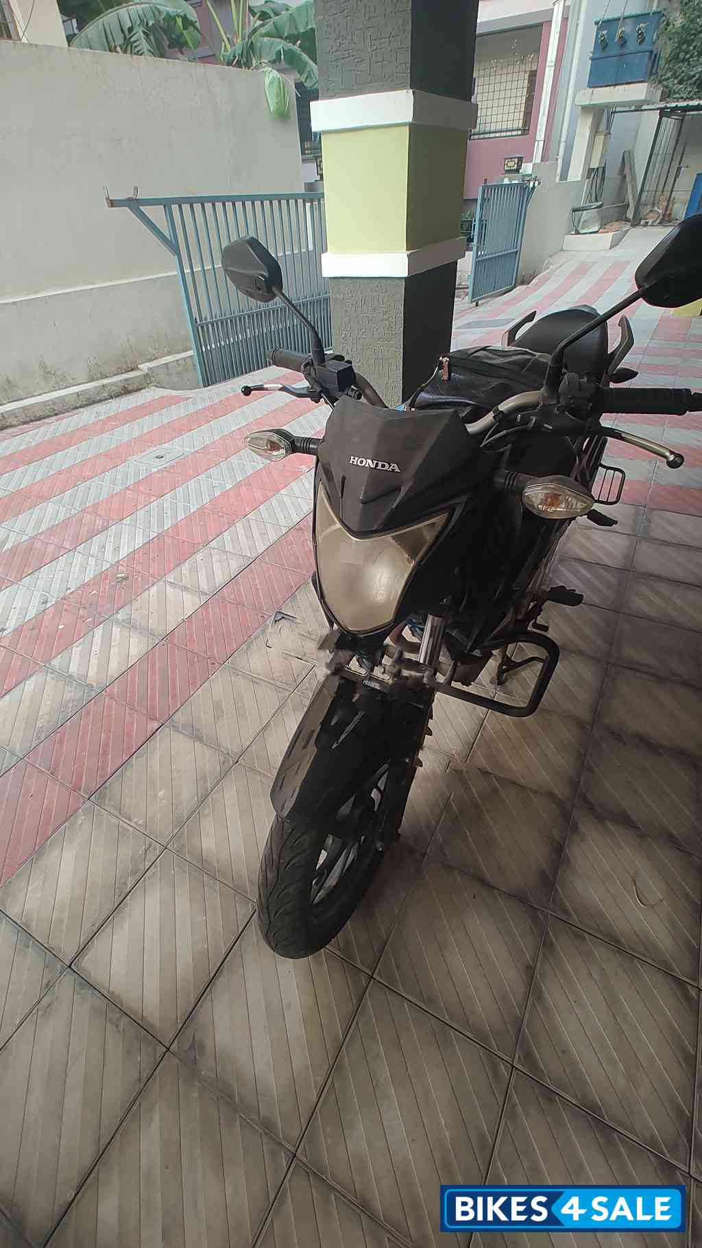 Black Honda CB Hornet 160R