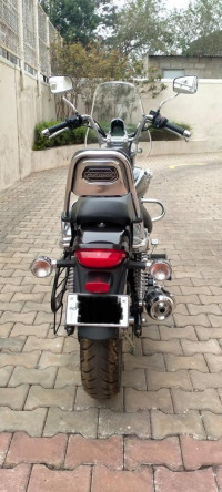 Auburn Black Bajaj Avenger Cruise 220