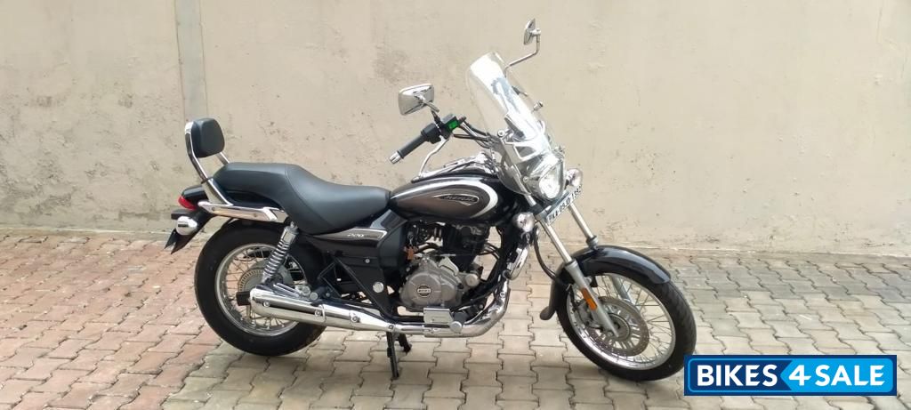 Auburn Black Bajaj Avenger Cruise 220