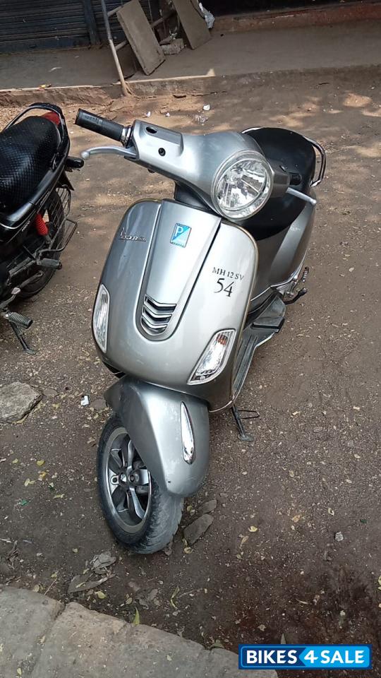 Vespa Elegante 125 BS6