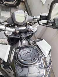 Ceramic White KTM Duke 200 2022