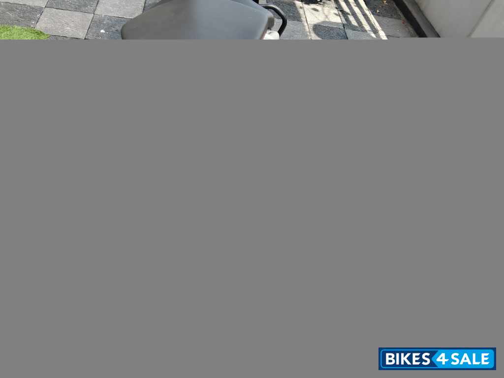 Ceramic White KTM Duke 200 2022