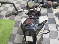 Ceramic White KTM Duke 200 2022