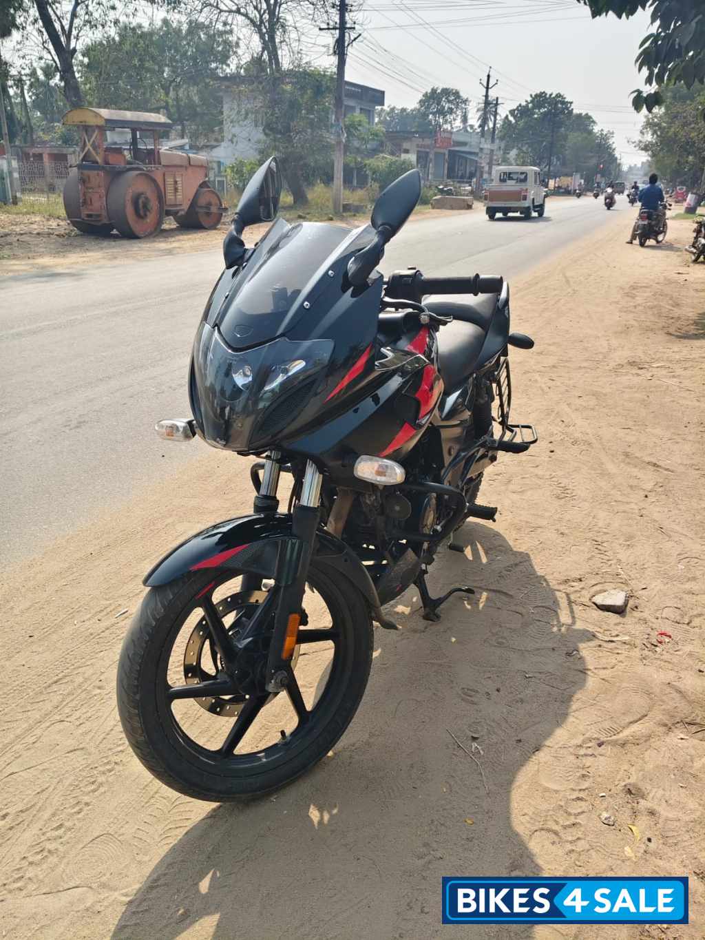 Bajaj Pulsar 220F BS6