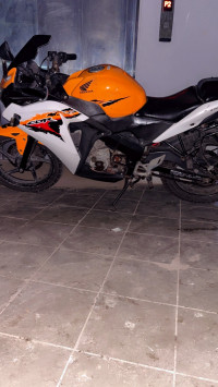 Honda CBR 150R 2015 Model