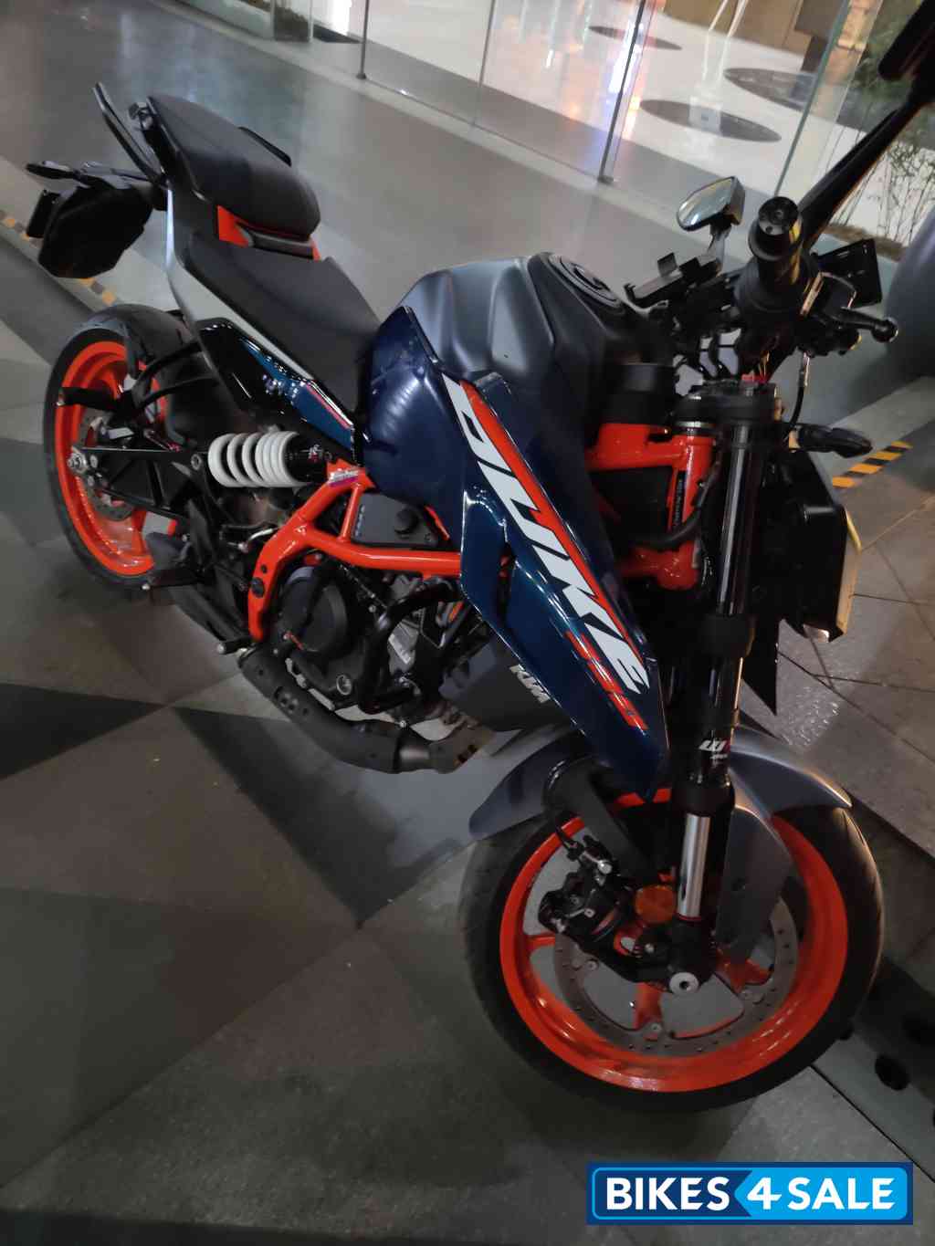 Blue KTM Duke 390 BS6