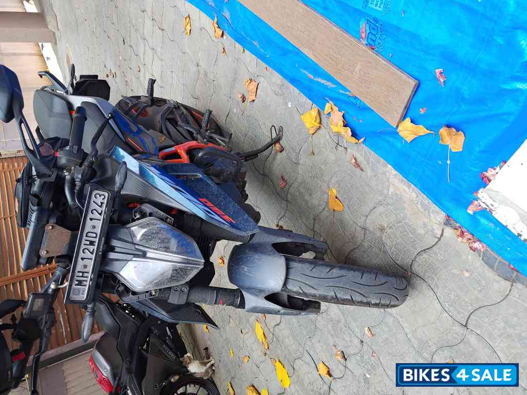 Blue KTM Duke 390 BS6