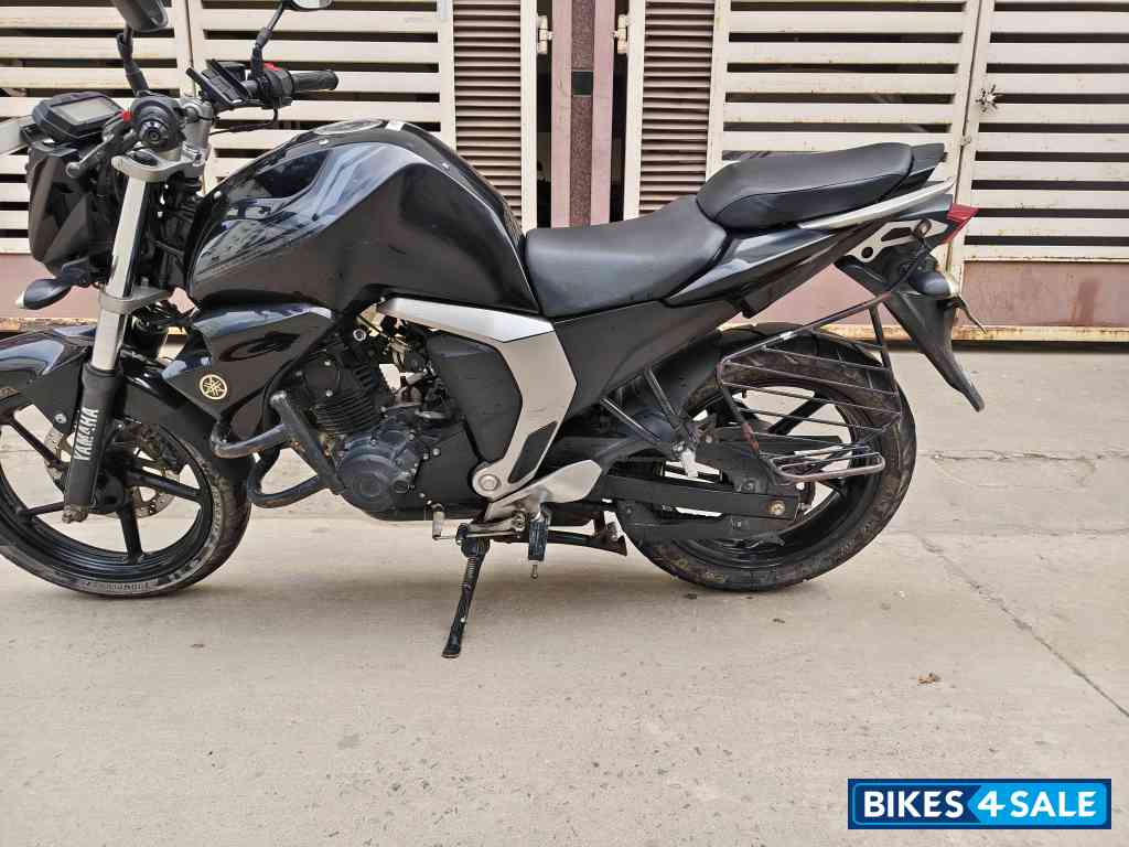 Black Yamaha FZ
