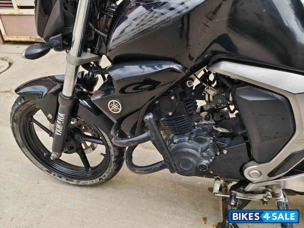 Black Yamaha FZ